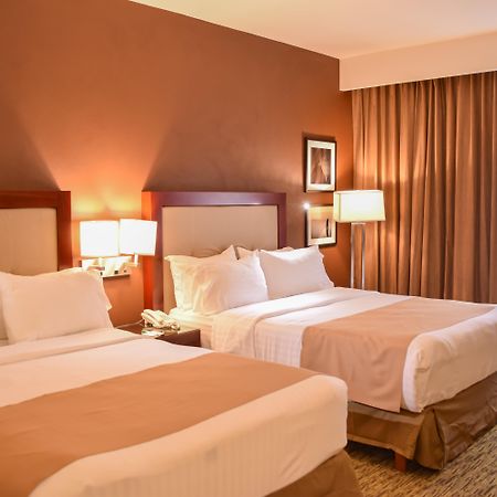 Holiday Inn Leon By Ihg Bagian luar foto