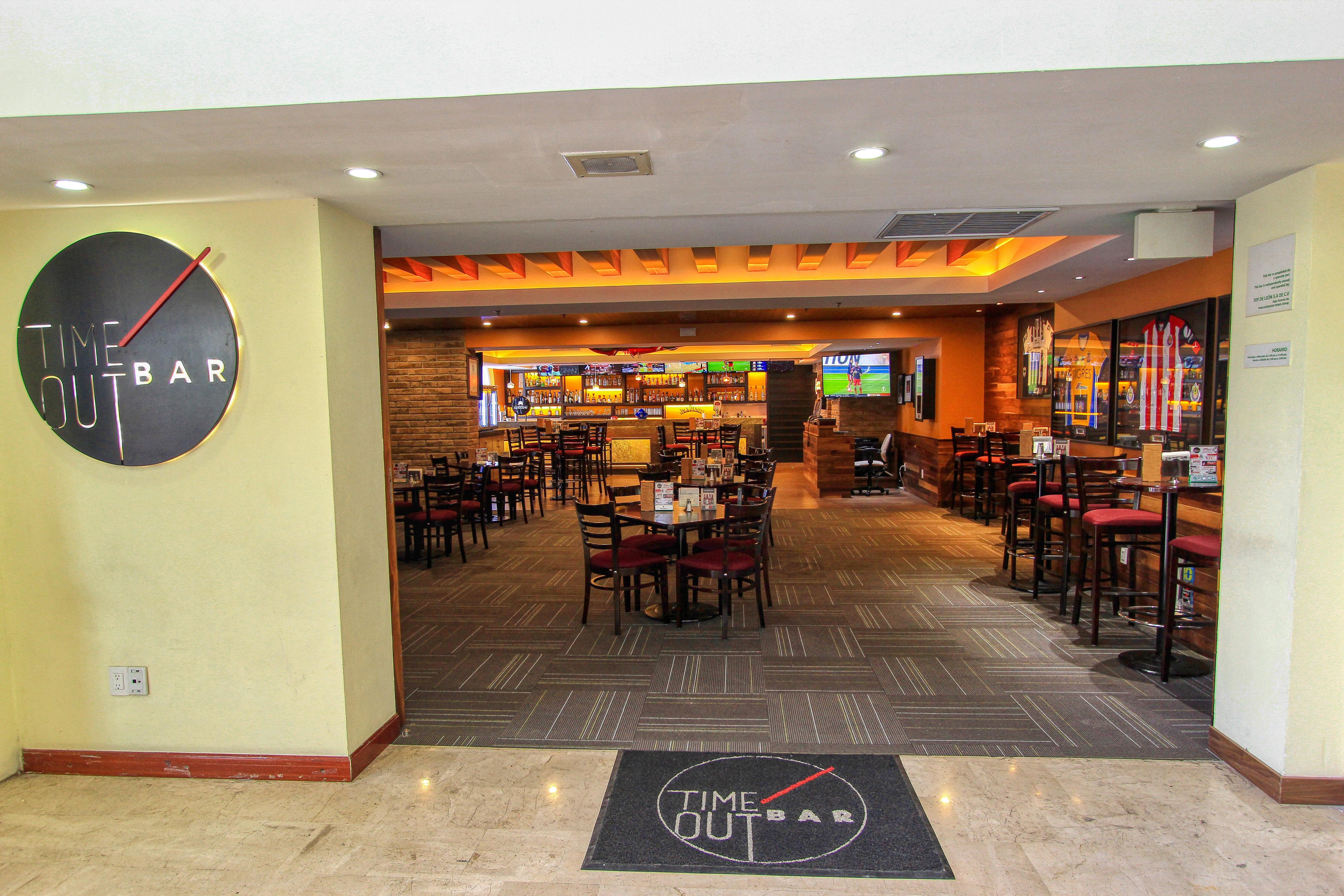 Holiday Inn Leon By Ihg Bagian luar foto