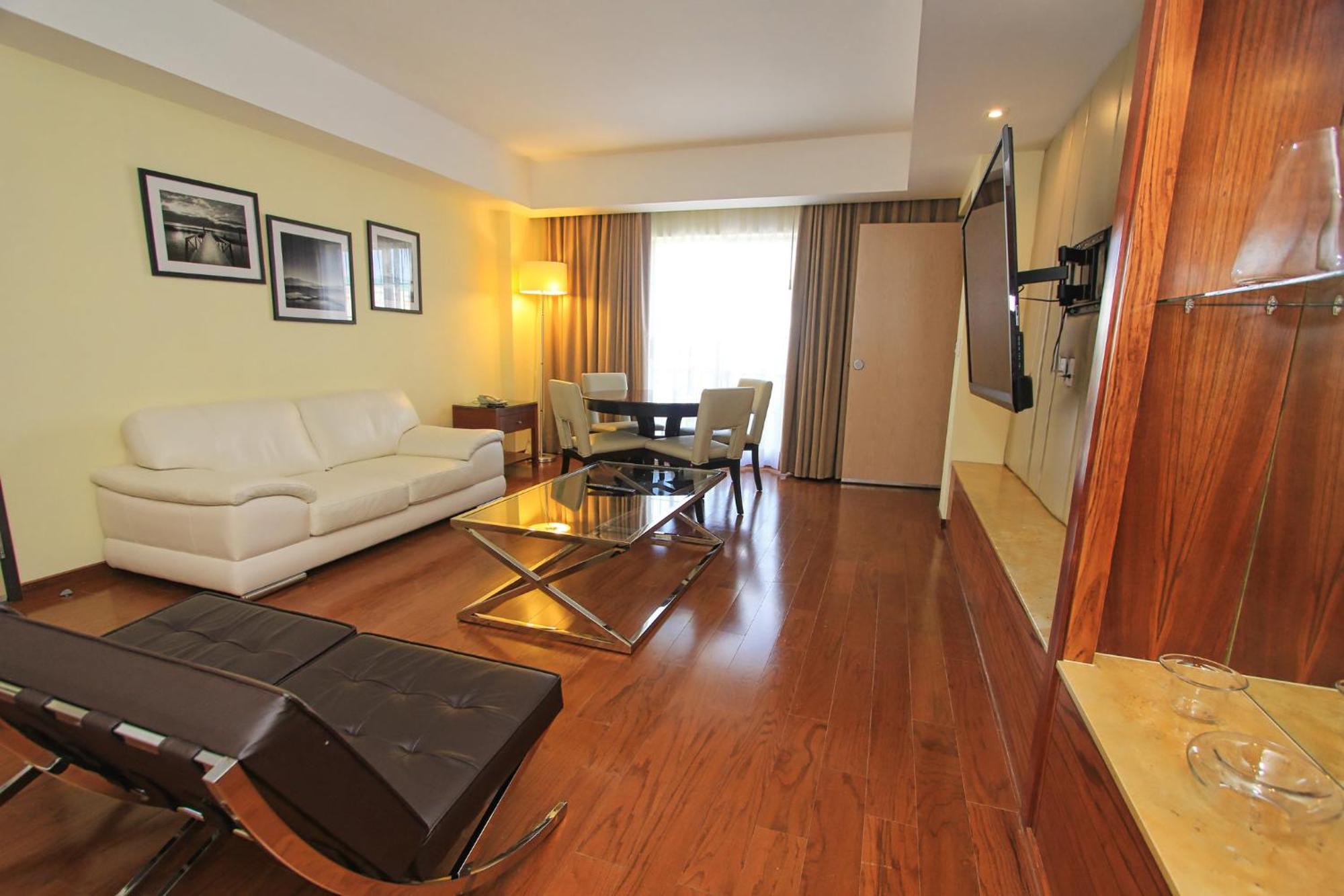 Holiday Inn Leon By Ihg Bagian luar foto