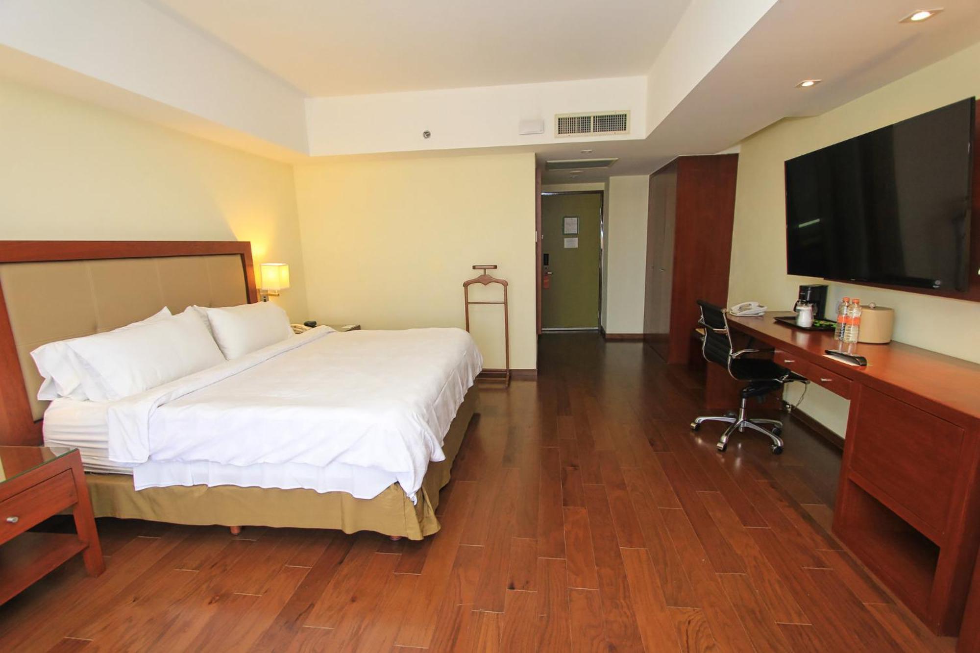 Holiday Inn Leon By Ihg Bagian luar foto